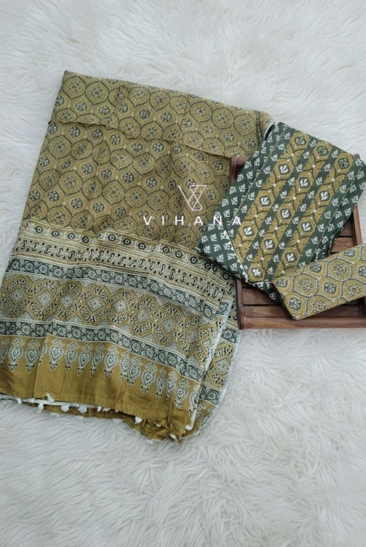 Mehandi Green Screen Print Cotton Suit Material