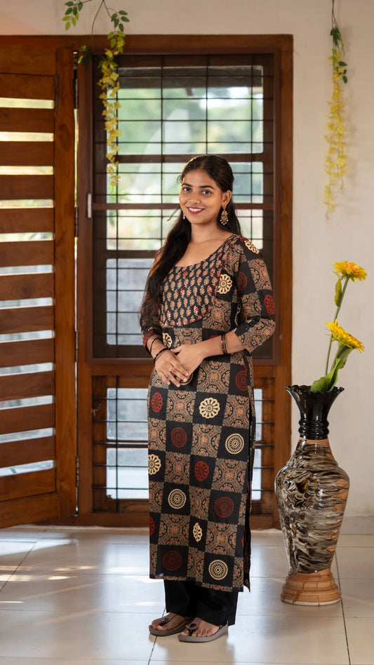 Black kurti